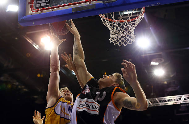 级比赛中 级比赛中